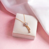 Elara Knot Necklace
