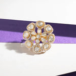 18k gold ring with a continuous circle of shimmering Polki diamonds