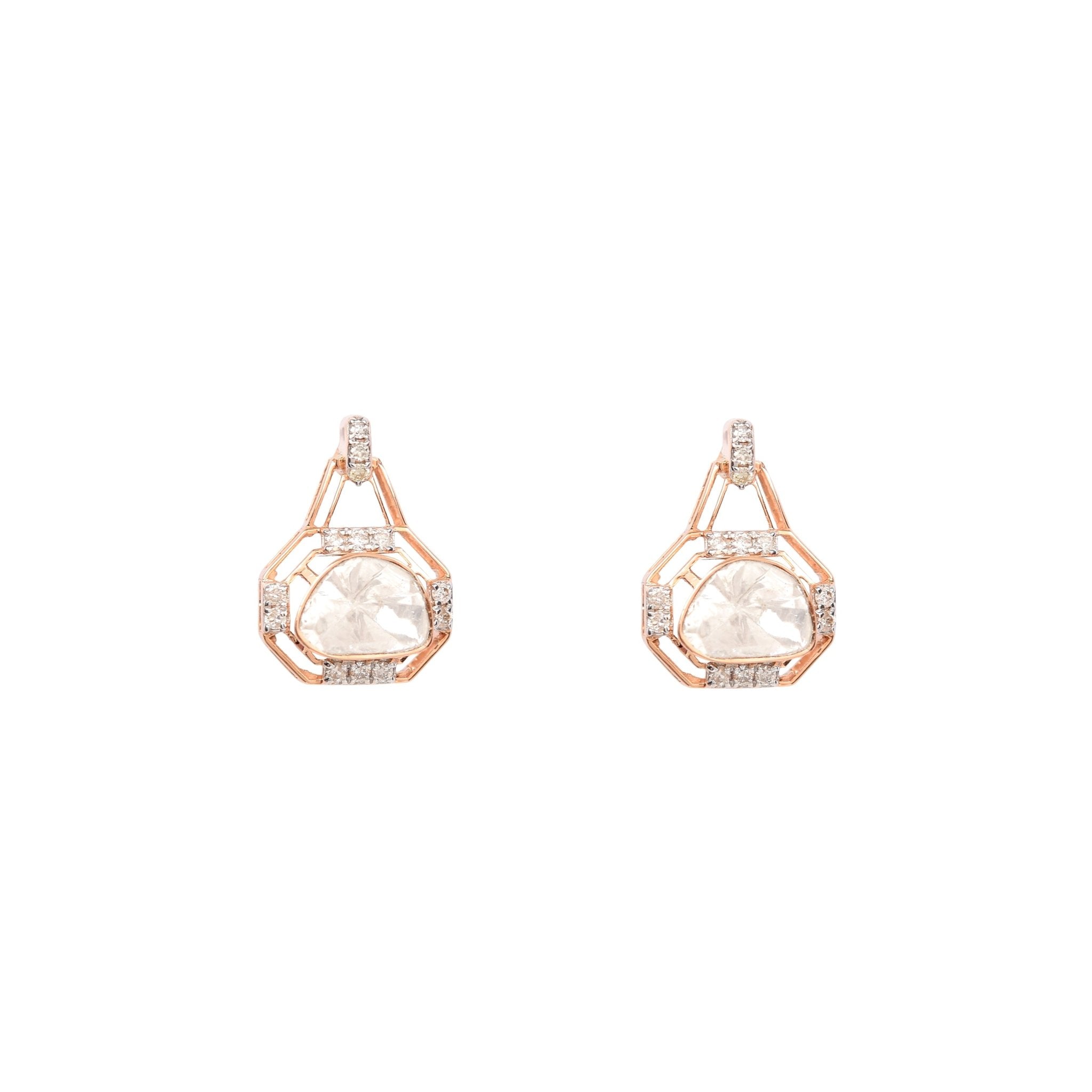 Clarity earrings styled with minimal outfit to let the polki shine through.