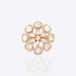 18k gold ring with a continuous circle of shimmering Polki diamonds