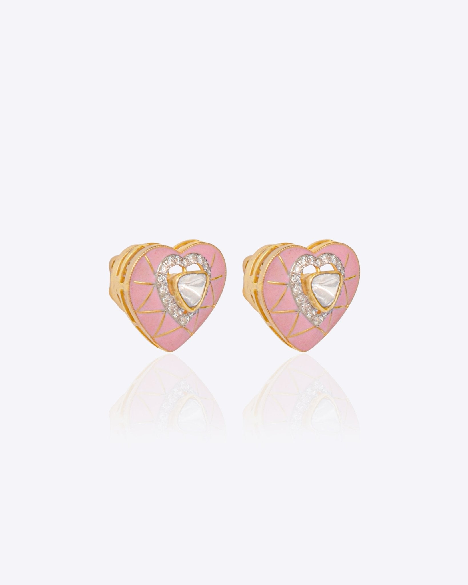 18K gold heart-shaped stud earrings with pink tones and Polki center
