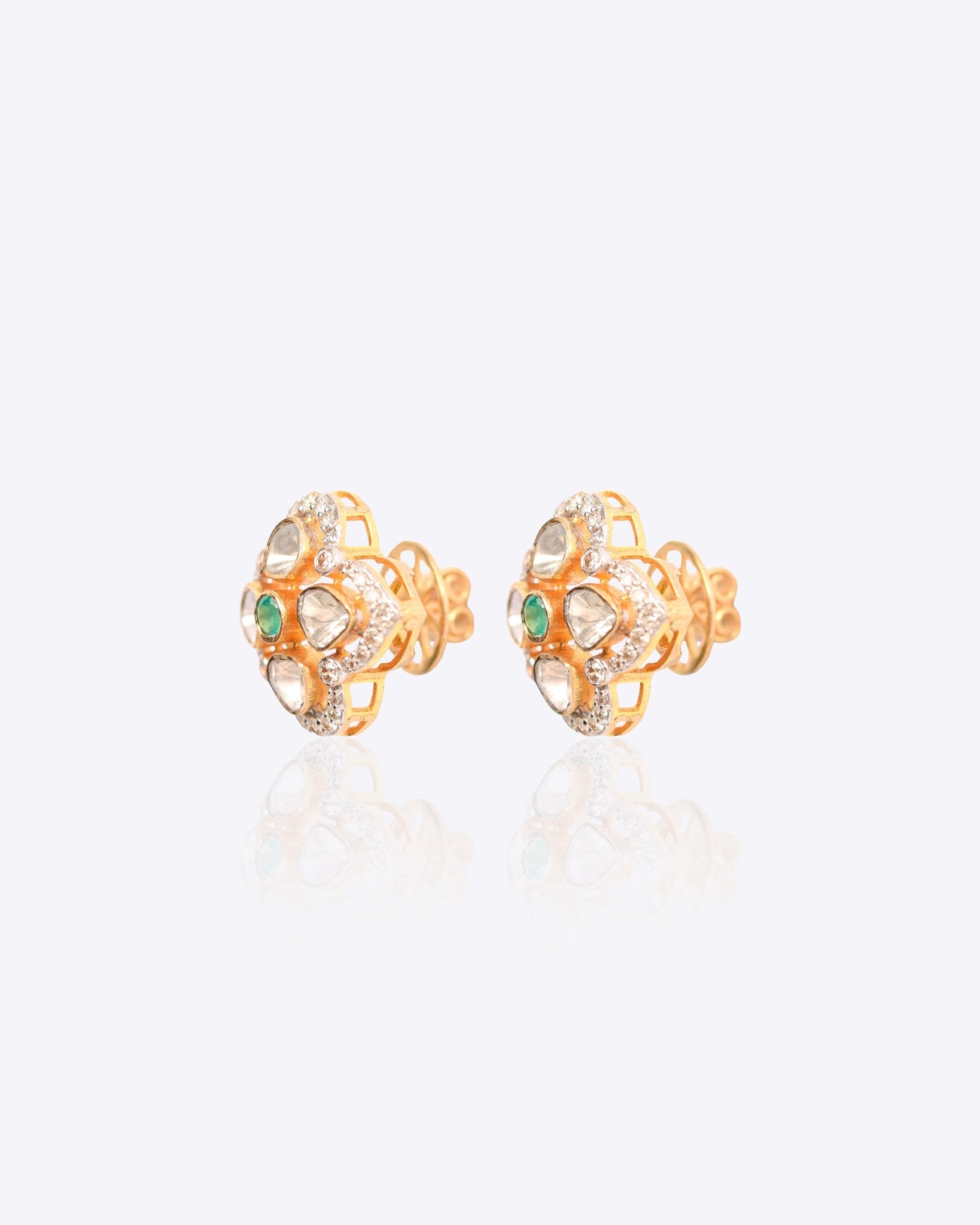 18K gold rhombus earrings with a Polki center and diamonds