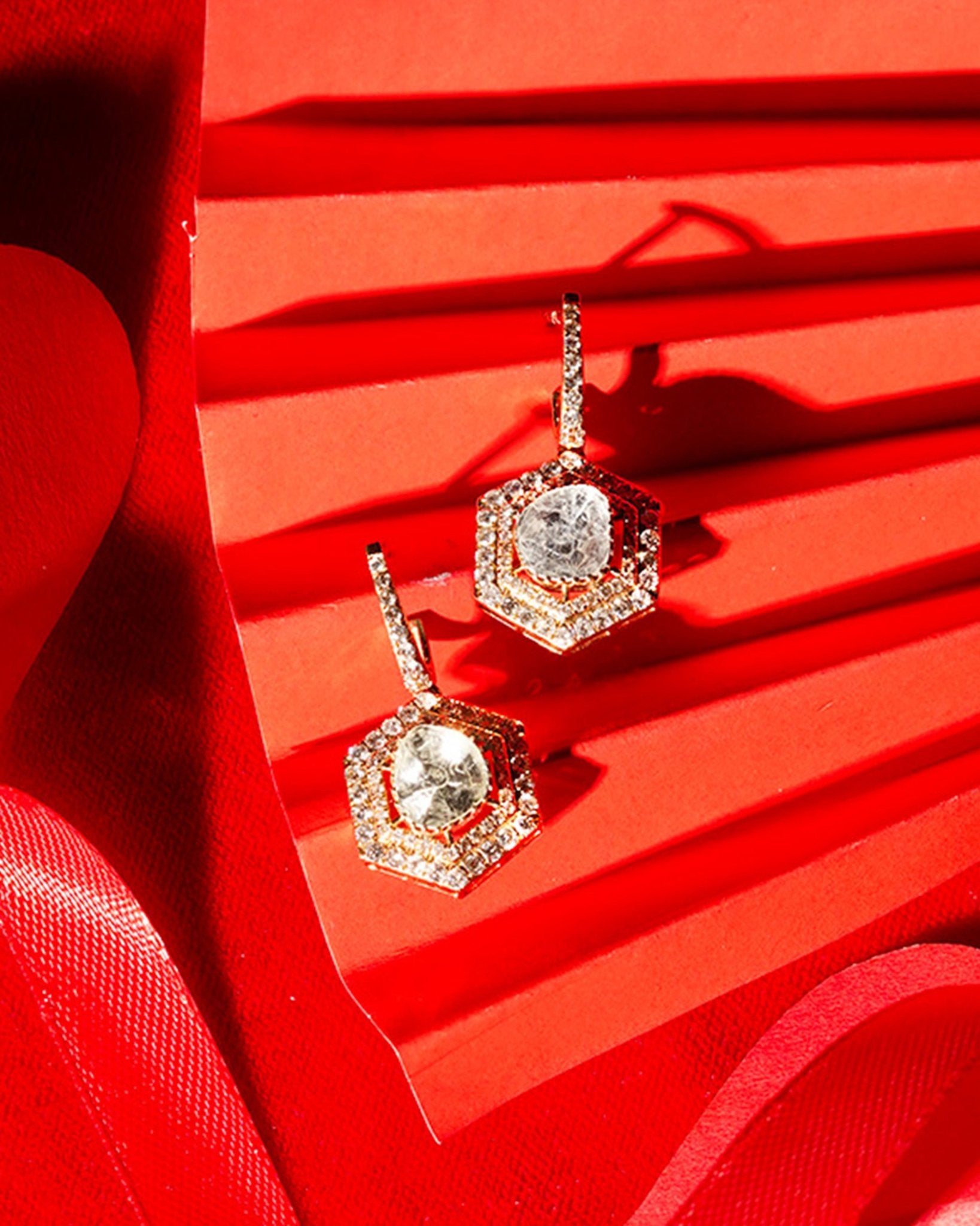 18K gold hoop earrings with Polki and geometric detailing