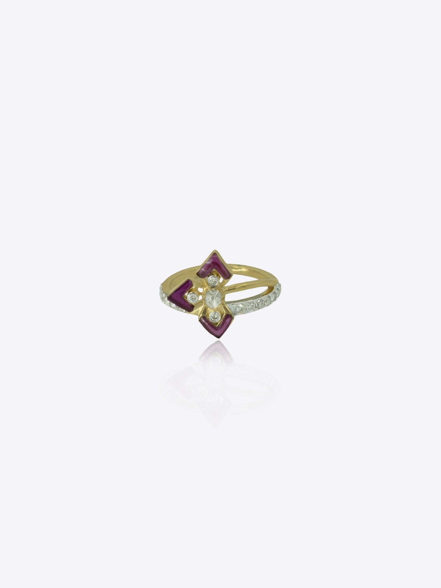 9k gold artistic ring with prism pink stones and central Polki design