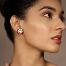 Load image into Gallery viewer, gold diamond studs india
